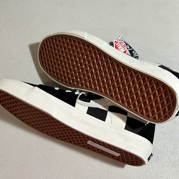 VANS | Sk8-Hi Oversized Checkerboard in Black/Marshmallow - Picture 6 of 6